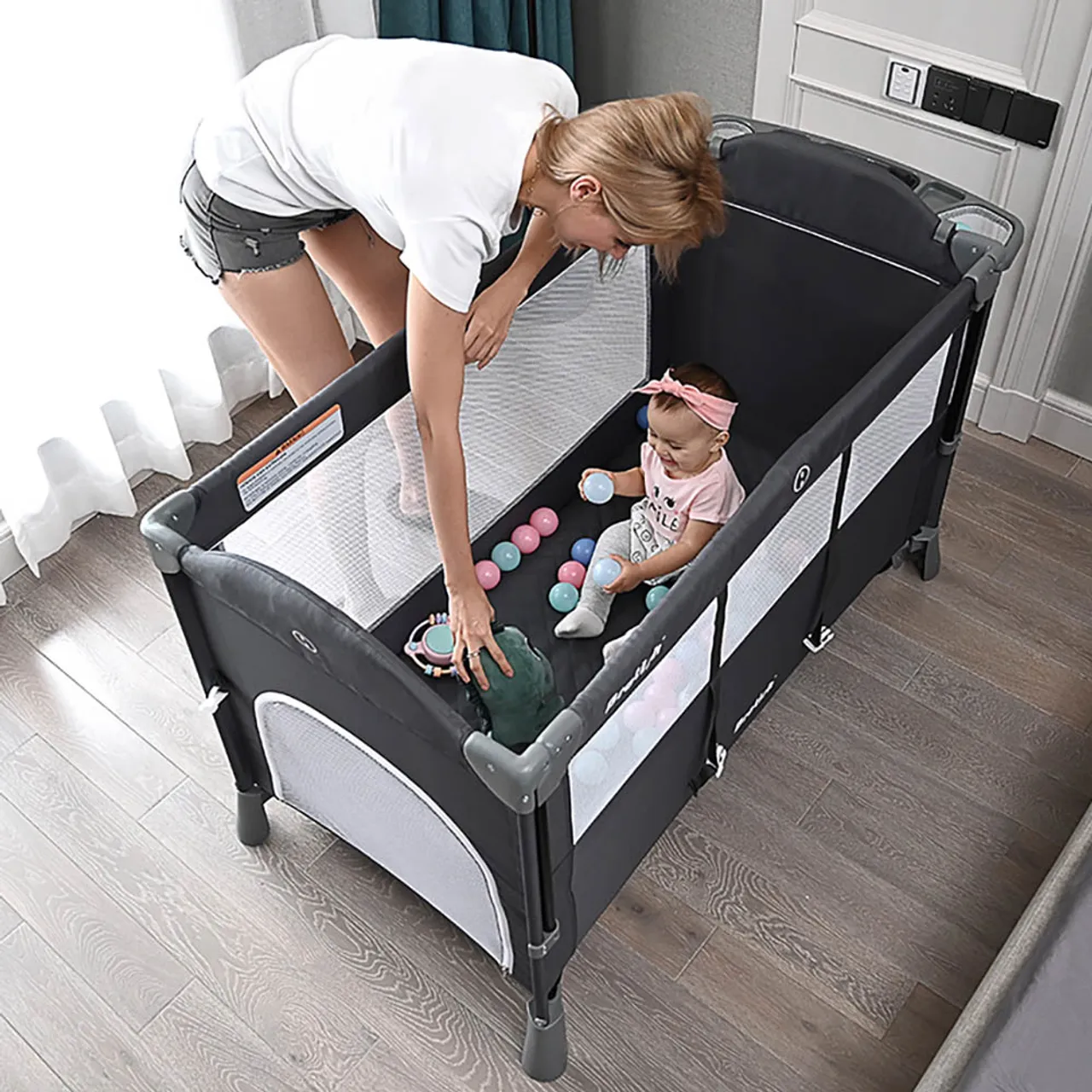 Teknum 4-in-1 Baby Bedside Co-Sleeper Bassinet - Black — Photograph 3 of 7