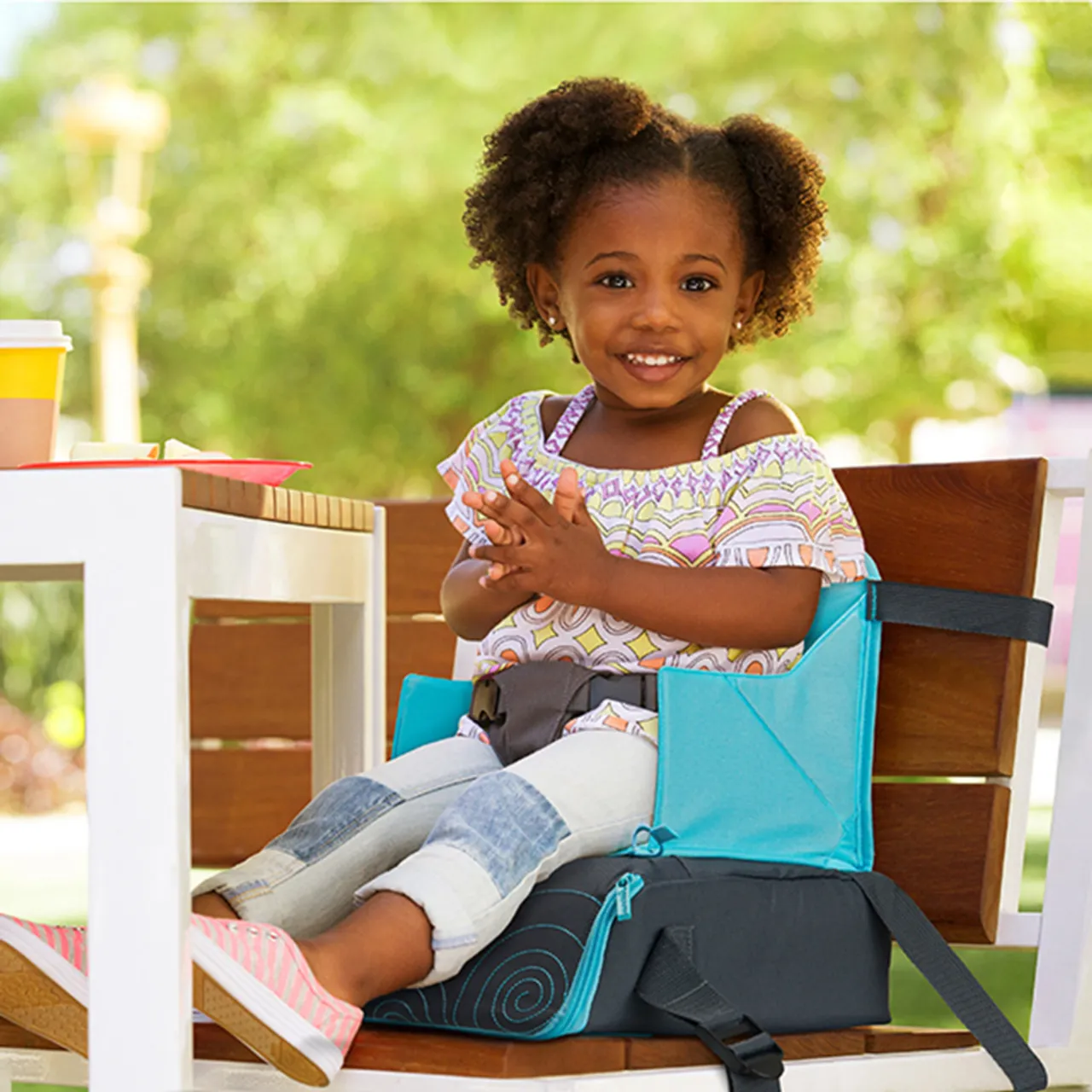 Munchkin Brica Go Boost Travel Booster Seat - Blue — الصورة 7 من 8