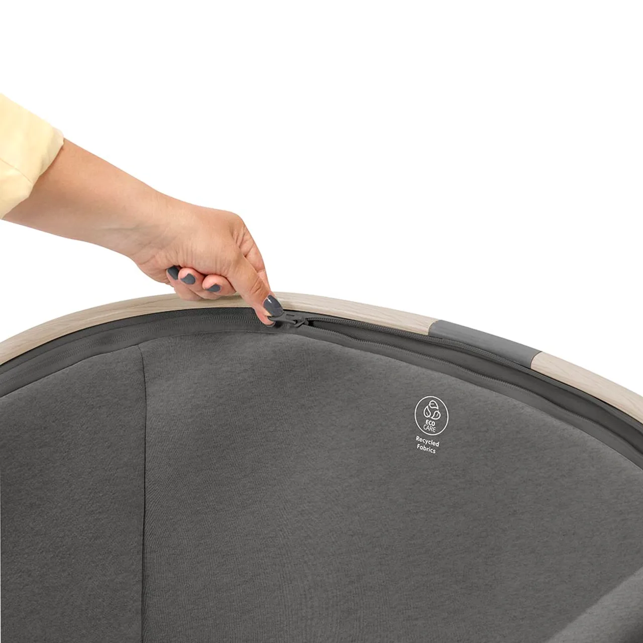 Maxi-Cosi Iora Bedside Co-Sleeper Crib — Photograph 8 of 13