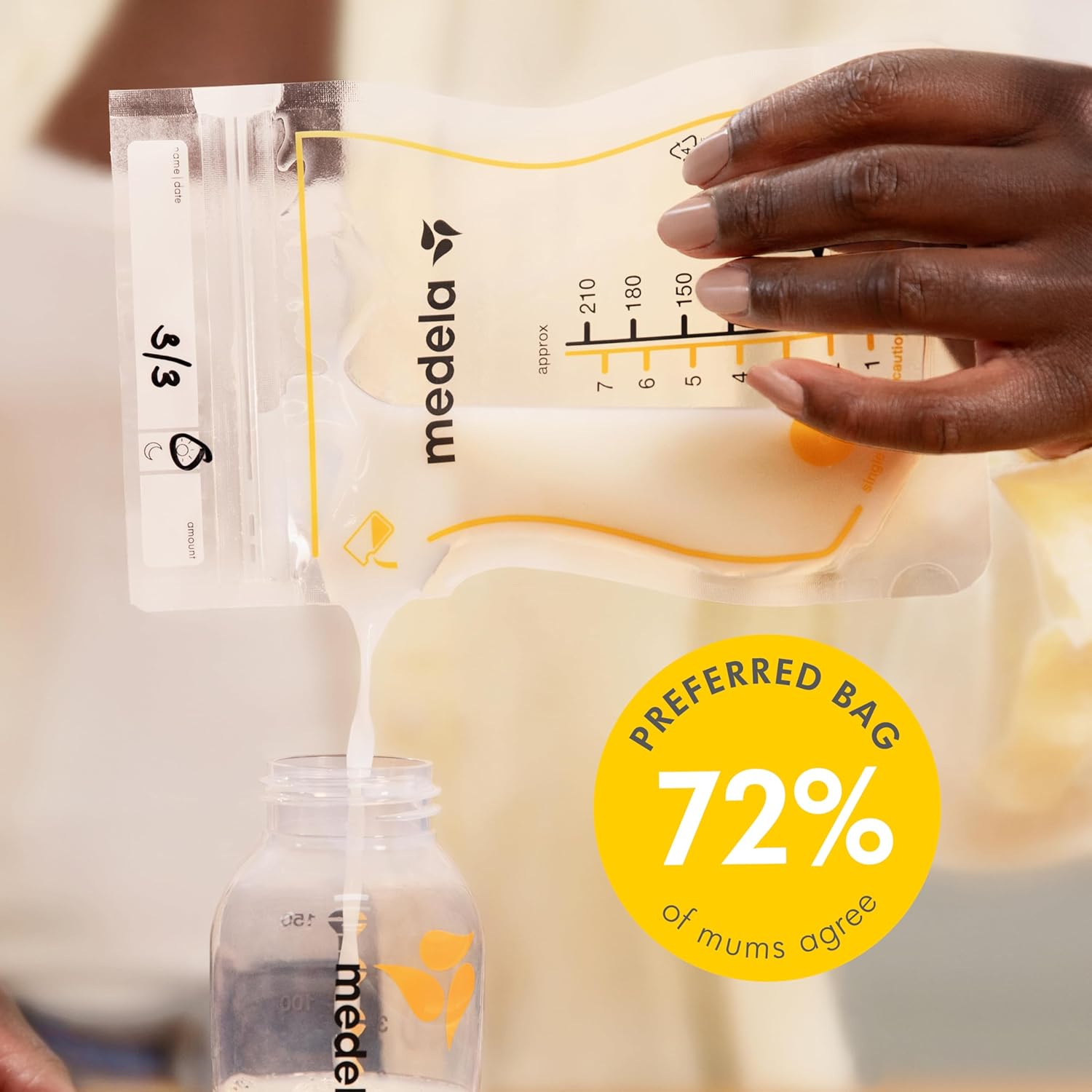 Medela Easy Pour Disposable Breastmilk Storage Bags, 210 ml Capacity, Leakproof Design with Milk Protection, Made Without BPA, Pack of 50 — الصورة 2 من 8
