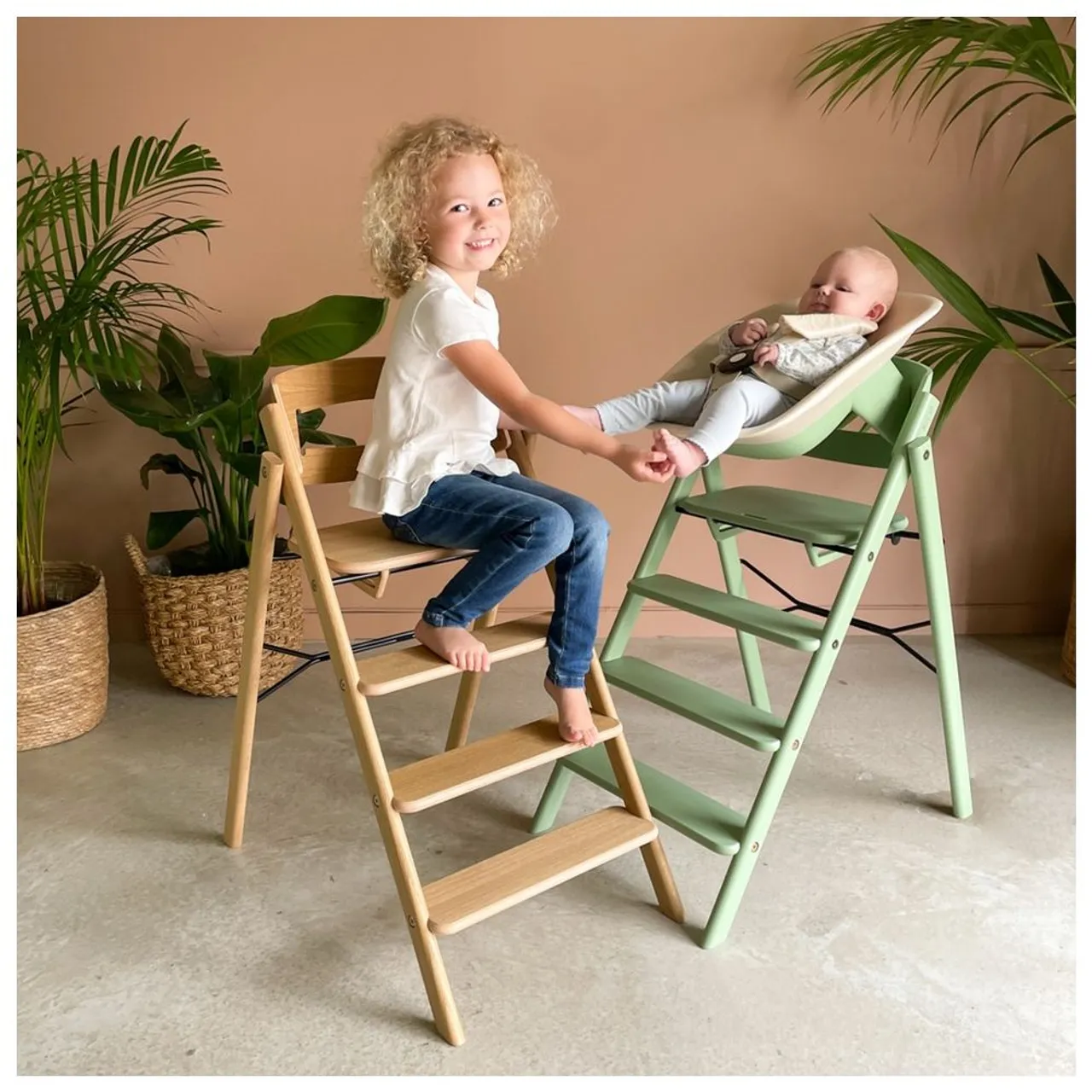 KAOS Klapp Recycled High Chair with Newborn Bundle – Desert Sand — Photograph 8 of 8